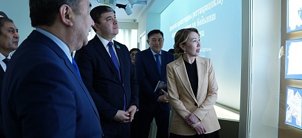 Сенаторлар Президент Архивінің жұмысымен танысты фото галереи 8